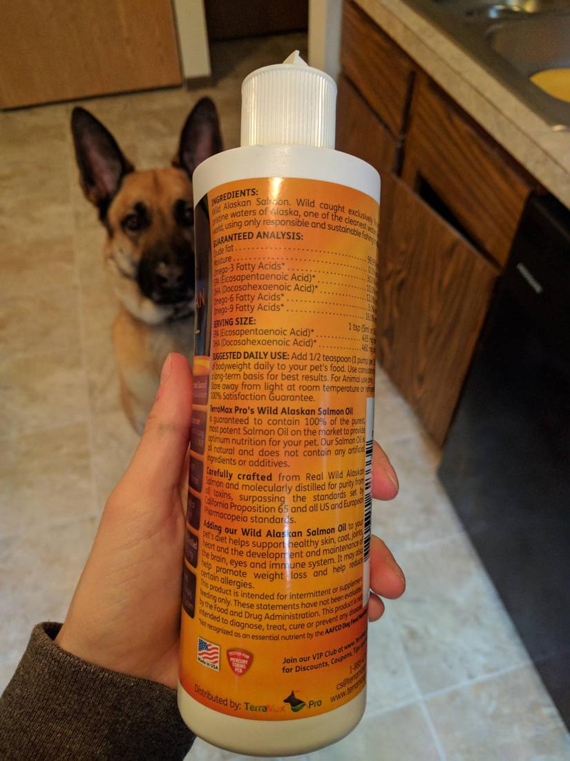 Premium Wild Alaskan Salmon Oil for Dogs and Cats Product Review
